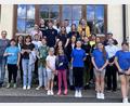 Bild: u
Die Bläserjugend des Nordbayerischen Musikbunds (NBMB) bewies bei der in Hirschau ausgetragenen Vereinsmeisterschaft nicht nur ihre musikalischen Fähigkeiten. Kreisjugendleiterin Katharina Stein (2. Reihe, links), ihre Stellvertreterin Andrea Fleischmann (2. Reihe, Zweiter von links) und Schriftführer Ferdinand Nibler (3. Reihe, rechts) konfrontierten die Teilnehmer mit vielerlei Aufgaben.