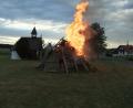 Bild: gm
In Diebis wird das Johannisfeuer neben der Ortskapelle abgebrannt.