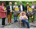 Bild: gsp
Die Vorfreude bei allen Beteiligten des Sommerfestivals ist groß. Von links: Katja Boxdorfer, Fabian Kern, Norbert Fischer, Vorsitzender der Freunde des Stadttheaters Amberg, OB Michael Cerny, Ingeborg Waldherr und Stadtbau-Chef Maximilian Hahn. Vorne im Stuhl: Kulturamts-Chef Reiner Volkert.