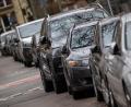 Bild: Sebastian Gollnow/dpa
Die Deutsche Umwelthilfe hat in 150 deutschen Städten höhere Parkgebühren und Parkbeschränkungen für SUV-Fahrzeuge beantragt.