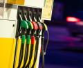 Bild: Jonas Walzberg/dpa
Im Vergleich zum Ölpreis sieht der ADAC den Benzinpreis derzeit auf einem angemessenen Niveau. Diesel sei allerdings zu teuer, hieß es.