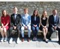 Bild: gsp
Die Jahrgangsbesten am MRG mit Oberstufenkoordinatorin Angela Ziegler (links) und Schulleiter Georg Meyer (rechts): Von links: Christopher Lippert (1,1), Nikolas Spörer (1,4), Elisa Wannemacher (1,5), Emily Edel (1,4).
