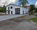 Bild: gi
Das neue Feuerwehrhaus in Burgtreswitz wird vom 5. bis 7. Juli feierlich eingeweiht. Die Feuerwehrfrauen und -männer sowie die vielen Helfer sind stolz auf ihr Werk.