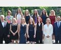 Bild: gf
Die besten Absolventen des Gregor-Mendel-Gymnasiums mit Lehrern (von links): Oberstudiendirektor Christian Zenger, Paulina Lösch, Isabel Wöllmer, Laura Lösche, Celina Becker, Lisa-Christin Leitz, Amelie Gruber, Marta Schröck, Marietta König, Lisa-Marie Englmann, Lila Heldmann, Elisabeth Weiß und Oberstufenkoordinator Rüdiger Gleis.