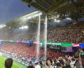 Bild: mr
Sturzbäche vom Dortmunder Stadiondach. Die Partie gegen Dänemark wurde länger unterbrochen.