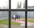 Symbolbild: Daniel Naupold
Vier Monate ins Gefängnis muss ein 78-Jähriger, nachdem er seinen Nachbarn beleidigt hatte. Grund sind die zahlreichen Vorstrafen des Mannes.