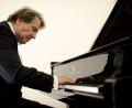 Bild: Marco Borggreve/exb
Rudolf Buchbinder dirigiert in Regensburg die Sächsische Staatskapelle Dresden.