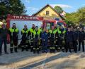 Bild: Markus Müller/exb
Neun Brandschützer der Feuerwehr Trevesen legten das Leistungsabzeichen „Die Gruppe im Löscheinsatz – Variante 1“ ab.