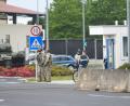 Bild: Gabi Schönberger
An Tor 3 zum Übungsplatz Grafenwöhr kontrollieren aktuell auch bewaffnete uniformierte Soldaten.