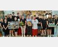 Bild: Rita Gleißner
Das Bild zeigt Hans und Anni Schlegl (Mitte), Pfarrer Pirner, Pfarrer i. R. Ambros Trummer, Kirchenpfleger Gerhard Hero, Ministrantenbetreuerin Simone Ott und alle Neudorfer Minis.