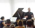 Bild: bey
Tenor Florian Neubauer mit Begleitung von Susanne Schieder am Klavier bringen Werke von Robert Schumann zu Gehör.