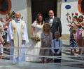 Bild: jr
Carina und Alexander Rosner sagten am Samstagnachmittag in der Dreifaltigkeitskirche Kappl, ein Jahr nach der standesamtlichen Trauung, auch kirchlich zueinander Ja. Getraut wurden sie von Pater Benedikt Leitmayr.