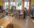 Bild: fz
Schön für die Kinder eingerichtet ist der Raum für die Mittagsbetreuung an der Grundschule Leuchtenberg. Derzeit sind Anja Schwabl (links) und Franziska Kappl (rechts) noch dafür verantwortlich. Im neuen Schuljahr ist dann die "gfi" in Weiden der neue Träger.