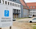 Bild: Petra Hartl
Das Bürgerspital-Areal in der Amberger Altstadt. Derzeit nutzt das benachbarte Hotel noch die Fläche als Parkplatz. Für die Ausschreibung der Bebauung haben sich zwei Bewerber gemeldet.
