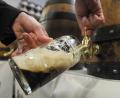 Bild: Armin Weigel
Den halben Liter Fassbier gab es am Altstadtfest in Sulzbach-Rosenberg an der Bar "Stadtgespräch" für nur 1,50 Euro. Was für viele Gäste ein Traumpreis ist, hat andere Gastronomen und Standbetreiber provoziert. Nun wird versucht, die Wogen zu glätten und zu einem Ausgleich zu finden.