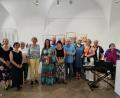 Bild: Forster/exb
Die Gruppe des OKV Weiden bei der Vernissage in Pilsen. Links: Sylvie Nemeckova, Vierte von links: Gerda Moser, Fünfte von links: Irene Fritz, Sechste von links: Elina Märtin, daneben Hans Forster, Stadtrat, Siebte von rechts: Kulturamtsleiterin von Pilsen, Martina Leithenmayr. Daneben Organisator Bernd Seidl mit Künstlern aus Pilsen.