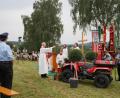 Bild: wel
Pfarrer Herbert Rösl segnet das Quad