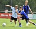 Bild: Hubert Ziegler
Die jungen Kicker der U12/13 des SV Raigering (links) und der SpVgg SV Weiden (rechts) lieferten sich ein heißes Duell.
