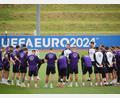 Bild: dpa/Christian Charisius
Nur allzu gerne würden Zuschauer mitreden, wenn Bundestrainer Julian Nagelsmann (Mitte) mit seinem Team die Strategie festlegt. Auch so mancher Trainer aus dem Landkreis Schwandorf hat klare Vorstellungen, wo man jetzt im EM-Spiel gegen Spanien ansetzen sollte.