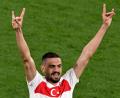 Bild: Hendrik Schmidt/dpa
Merih Demiral hat die Wolfsgruß-Debatte ausgelöst.