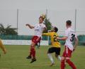 Bild: Mario Wiedel
Fabian Magerl (am Ball) und der SC Luhe-Wildenau hatten gegen die SpVgg Bayern Hof in Röslau keine Chance.