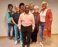 Bild: Walter Jokiel
Bei der Spendenübergabe (von links): Steffi Bock, Ute Schieder von Donum Vitae, Tanja Wendl, Pfarrer Moses Gudapati, Brunhilde Ram, Brigitte Nowitzki und Waltraud Glöckner.