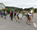Bild: pi
Die Blaskapelle Waldkirch führt den Festzug mit den Ehrengästen und den Vereinen an.