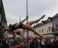 Bild: kro
Für Aufsehen beim 42. Waldsassener Bürgerfest sorgte unter anderem eine Pole-Dance-Show.