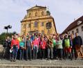 Bild: Ramona Schricker/exb
Geschafft. Das sind die Teilnehmer der Fußwallfahrt der Pfarreiengemeinschaft Mantel-Neunkirchen am Ziel in Amberg: am Mariahilfeberg.
