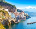 Bild: proslgn/shutterstock.com
Sonnenaufgang bei Amalfi (Italien).