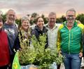 Bild: Hermann Daubenmerkl/exb
Grüne Stadträte und Mitglieder des Ortsverbands Kemnath verabschiedeten Katharina Hage (Mitte).