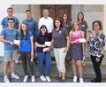 Bild: Franz Völkl
Die drei Waldthurner Ministrantinnen Lisa Stahl (Vorne - Zweite von links), Marie-Christin Wallmeyer (Vorne - Dritte von links) und Sophia Kleber (Vorne: Zweite von rechts) erhalten für ihre Ministranten-Wallfahrt nach Rom insgesamt 735 Euro.