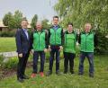 Bild: ua
Die erfolgreiche Mannschaft der Hubertus-Schützen: (ab Zweiter von links) Thomas Weigl, Johannes Sperber, Jonas Sperber und Johann Strobl. Links Bürgermeister Albert Geitner.