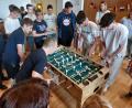 Bild: Pfarrei Wiesau/exb
Die „Junge Kirche“ in Wiesau nutzte die Fußball-Europameisterschaft zu einem Kickerturnier.