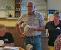 Bild: lgc
Besorgte Gesichter: Schützenmeisterin Claudia Schreglmann, Bürgermeister Johannes Schmid und Dieter Pommeranz (von rechts) bei der jüngsten Hauptversammlung des Schützenvereins, der sich in einer schwierigen Situation befindet, da bei der Neuwahl keine Vorstandschaft zustande kam.