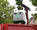 Symbolbild: Petra Hartl
Der Einwurf von Flaschen in den Altglascontainer in Schwend stört manche Anwohner. Im Gemeinderat Birgland wurde deshalb über einen neuen Container-Standort nachgedacht.