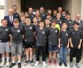 Bild: mma
Die Mannschaft der D-Jugend-Spielergemeinschaft Hahnbach-Gebenbach-Ursulapoppenricht ist stolz auf ihren Aufstieg in die Kreisliga, wozu die entsprechenden Bürgermeister gratulierten.