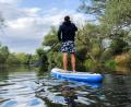 Bild: Julian Stratenschulte/dpa
Auch Stand-Up-Paddling-Kurse werden im Ferienprogramm angeboten.