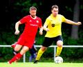 Archivbild: Thomas Schrems
In der Relegation schoss Benjamin Lauton (links) die SpVgg Wiesau noch zum Klassenerhalt in der Kreisliga. Künftig führt er die SG Griesbach/Großkonreuth/Mähring in der Kreisklasse als Spielertrainer aufs Feld.