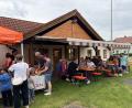 Bild: Holger Eckert/exb
Der Siedlerspielplatz am Siechen war der Treffpunkt für die Gäste des zweiten Pop-Up-Biergartens.