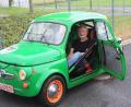 Bild: wro
Der 650er Steyr-Puch aus Österreich (Baujahr 1958) ähnelt einem kleinen Fiat. Am Steuer: Fried Schulze aus Helmbrechts in Oberfranken.