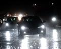 Symbolbild: Sven Hoppe /dpa
Manche Scheinwerfer von entgegenkommenden Autos leuchten grell und blenden.