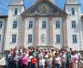 Bild: no
Auf den Treppen der barocken Basilika Maria Weißenstein gab es ein Erinnerungsfoto.