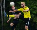 Bild: ham
SV Trisching (Gelb) gegen die DJK Dürnsricht - dieses Nachbarderby wird es auch kommende Spielzeit in der Kreisklasse Nord wieder geben. In dieser Szene streiten der Trischinger Benedikt Wiesgickl (rechts) und Tobias Flierl um den Ball.