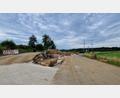 Bild: Dobler
Zwischen Waltenhof und Wiefelsdorf (Stadt Schwandorf) läuft der „Naabtalradweg“ entlang der Kreisstraßen SAD 5 und SAD 2. Dort entsteht ein rund einen Kilometer langer, neuer Radweg, der parallel zur Straße läuft.