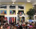 Bild: Simone Koch/exb
Bei der Autorenlesung von Oliver Scherz ging es in der Poppenrichter Schule gedanklich nach Afrika.