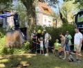 Bild: mgo
Schweres Gerät: Beim Technischen Hilfswerk können die Kids einen Bagger steuern.