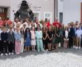 Bild: Fotostudio Hummer/exb
Stadtpfarrer Georg Flierl, Pfarrer Dr. Charles Ifemeje, Pfarrvikar Armin Maierhofer und Domkapitular Dr. Michael Dreßel freuten sich mit den Gemeindereferentinnen Sabine Schiml und Doris Mehler über die Firmung.