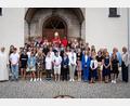 Bild: AS-Eventfotos/exb
Abt Herrmann Josef Kugler (hinten; Mitte) spendete das Firmsakrament.