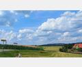 Bild: mnt
Auf dem Bayerhof möchte der Eigentümer angrenzend an sein Anwesen eine Agri-Freiflächen-Photovoltaikanlage errichten.